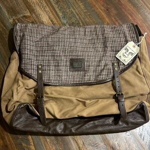 OBEY Propaganda Alder Messenger Bag in Caramel Plaid